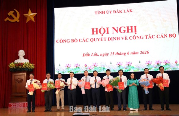 Công bố quyết định của Ban Thường vụ Tỉnh ủy6